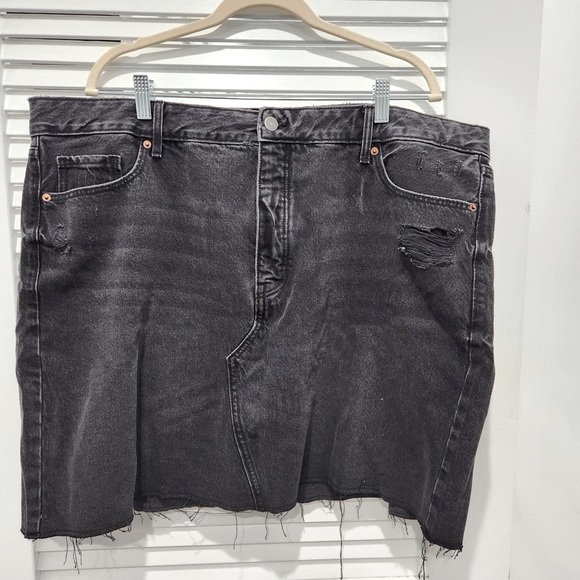 Old Navy Dresses & Skirts - Old Navy Mini Dark Gray Denim Skirt High Rise 20